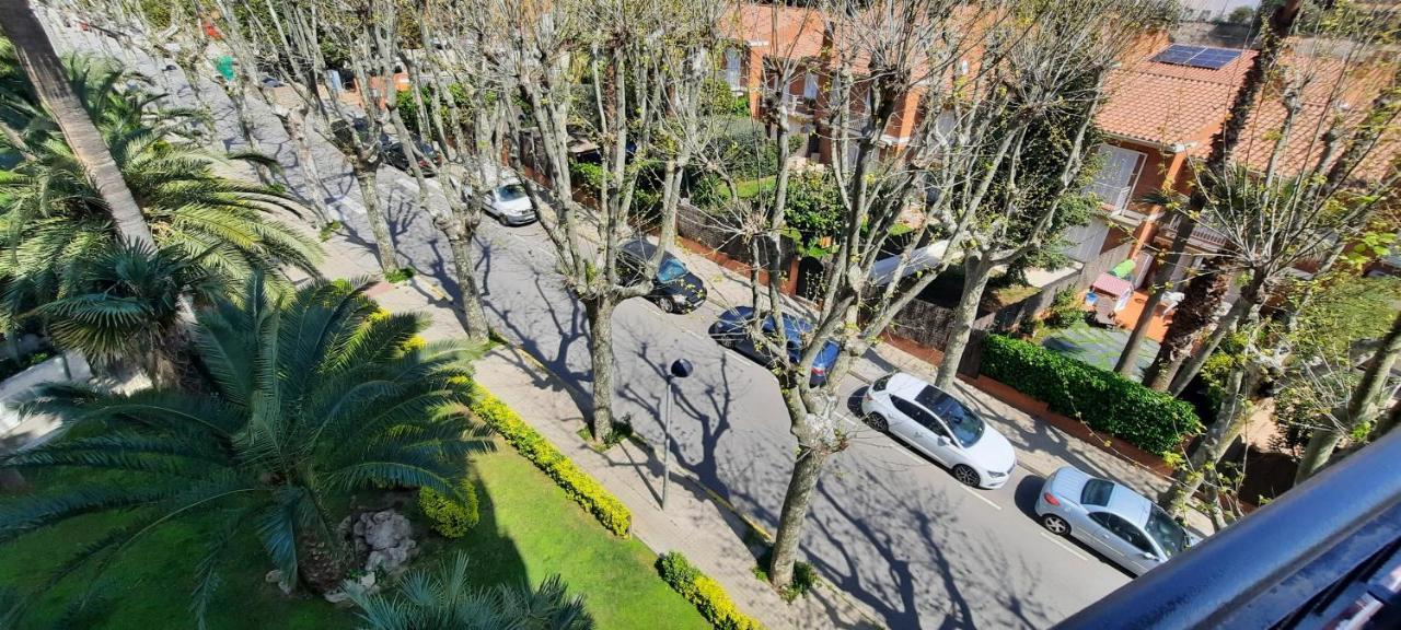 מזנואו Bright Apartment Near The Beach And Barcelona By Train מראה חיצוני תמונה