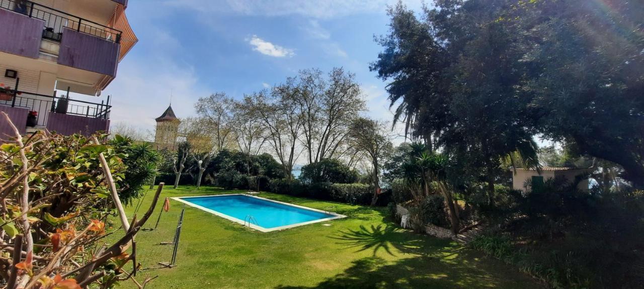 מזנואו Bright Apartment Near The Beach And Barcelona By Train מראה חיצוני תמונה