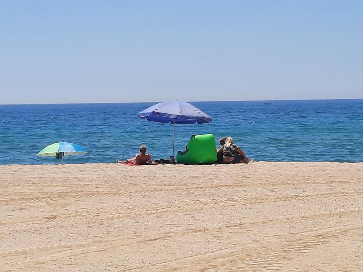 מזנואו Bright Apartment Near The Beach And Barcelona By Train מראה חיצוני תמונה