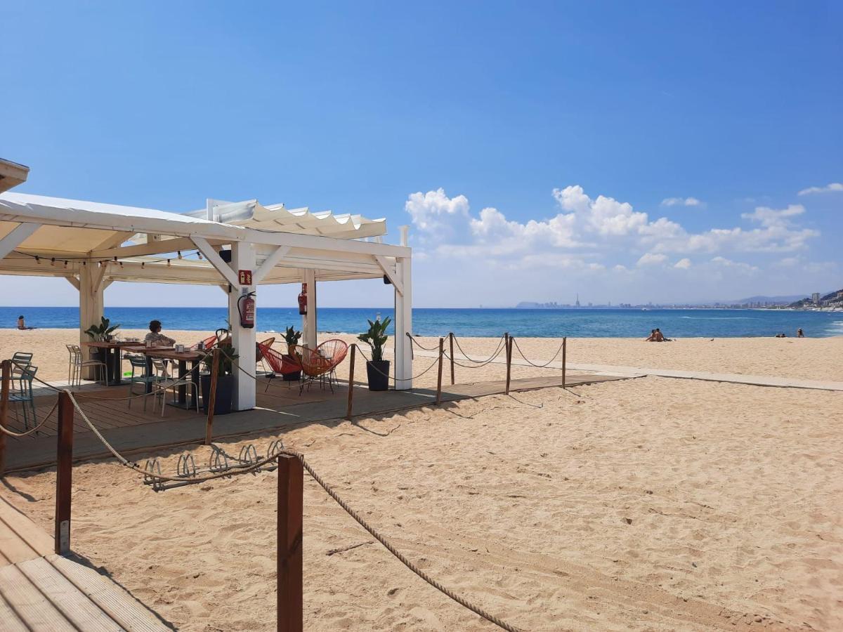 מזנואו Bright Apartment Near The Beach And Barcelona By Train מראה חיצוני תמונה